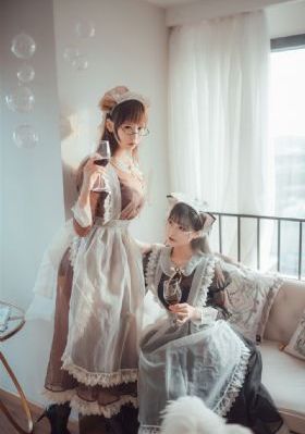 金樽清酒斗十千
